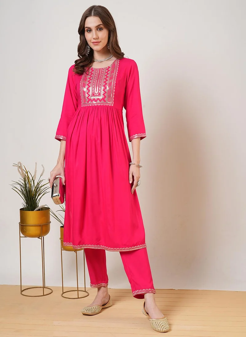 globus Globus Women Yoke Design Sequinned Detail Pleated Kurta With Trousers Festive Set